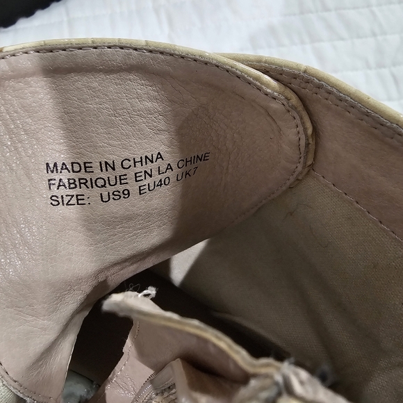 Urban Outfitters Brody Croc Embossed Combat Boots Size 9 - Picture 8 of 12